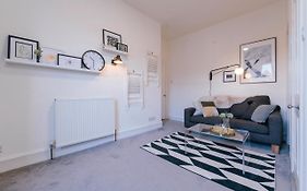 Stylish And Comfortable City Centre Apartment